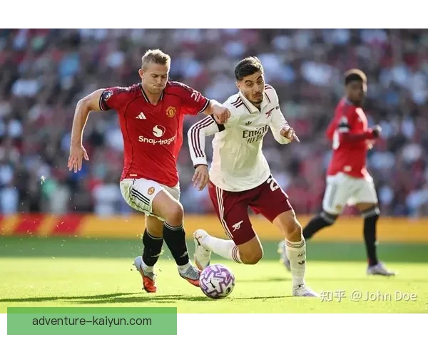 埃森·皮诺克在英超赛季中表现稳健，带领球队竞争力增强。